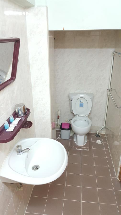 יאנגון Chan Myae Guesthouse מראה חיצוני תמונה