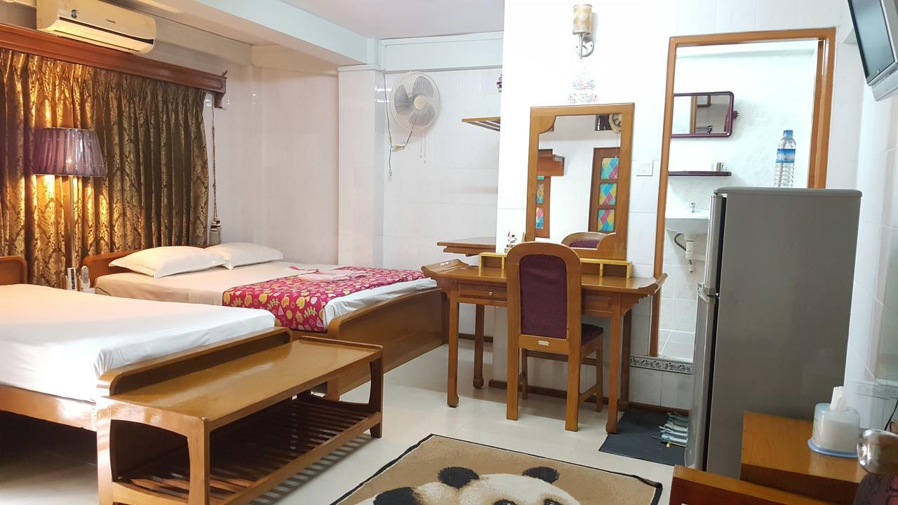 יאנגון Chan Myae Guesthouse מראה חיצוני תמונה