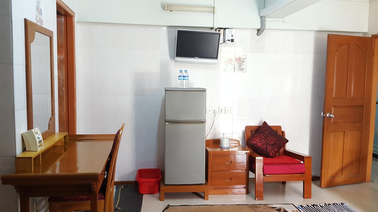 יאנגון Chan Myae Guesthouse מראה חיצוני תמונה
