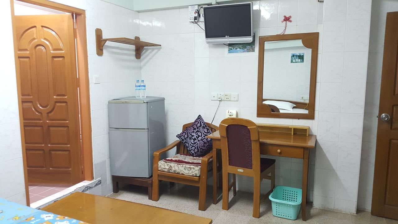יאנגון Chan Myae Guesthouse מראה חיצוני תמונה
