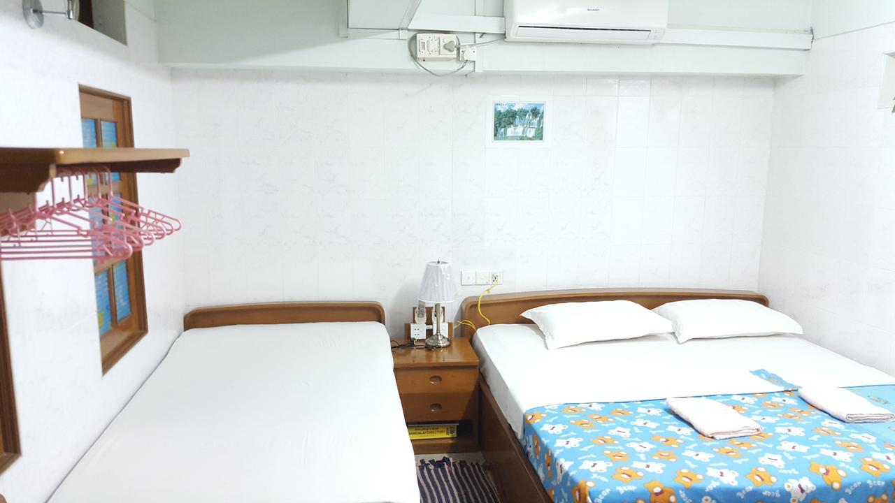 יאנגון Chan Myae Guesthouse מראה חיצוני תמונה